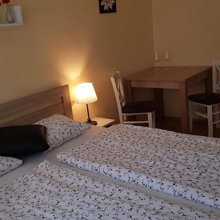 Apartman Lotos Apartman Mikulov Kültér fotó