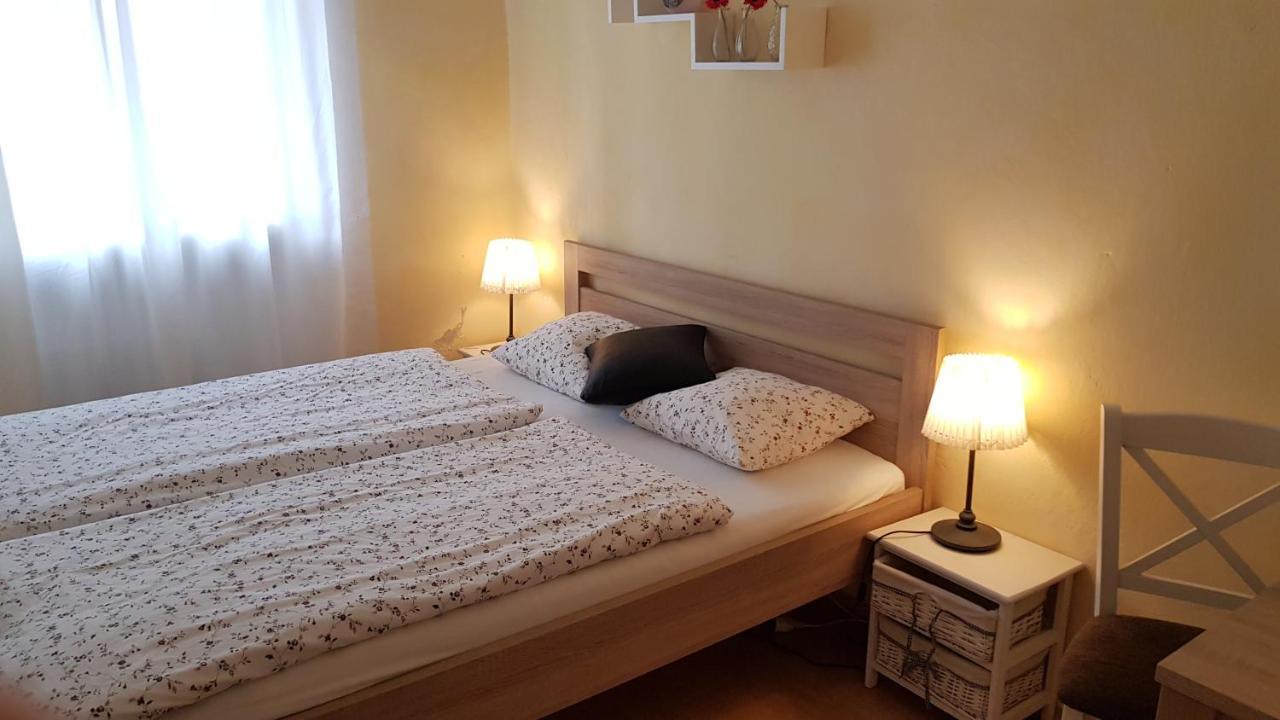 Apartman Lotos Mikulov Kültér fotó