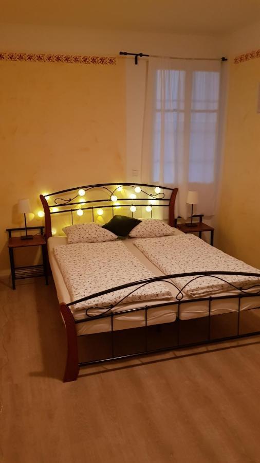 Apartman Lotos Apartman Mikulov Kültér fotó