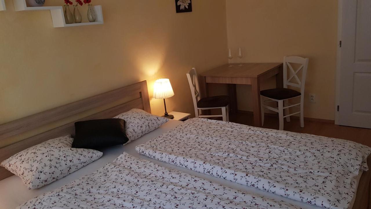 Apartman Lotos Mikulov Kültér fotó